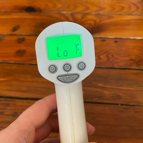 Medical Grade Contactless Sensor Thermometer Instant Read Results with light - Picture 8 of 13